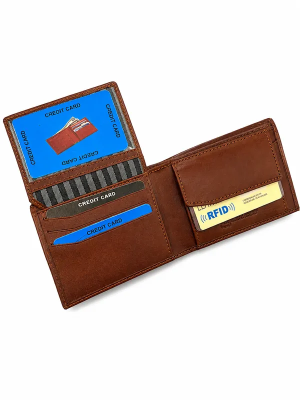 Brown_Leather_Embossed_Bifold_Wallet_For_Men