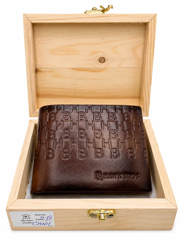 Brown_Leather_Textured_Bifold_Wallet_For_Men