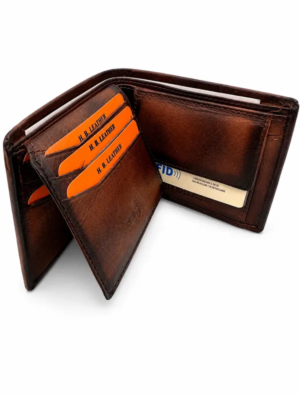 Brown_Leather_Crocodile_Textured_Bifold_Wallet_For_Men