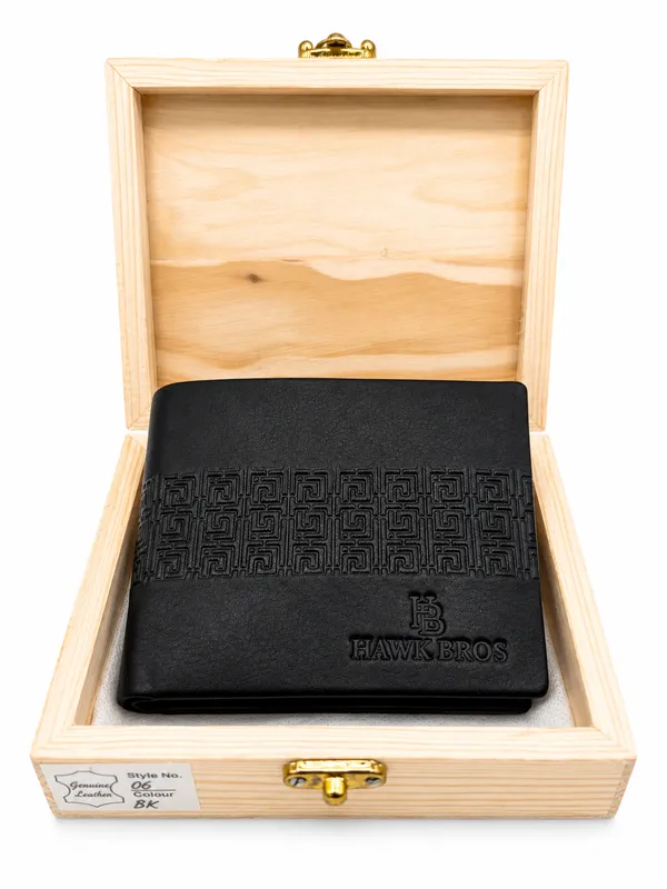 Black_Leather_Geometric_Band_Bi-Fold_Wallet_For_Men
