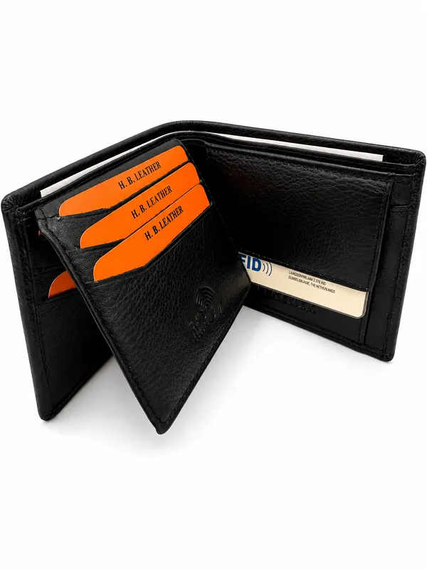 Black_Leather_Crocodile_Textured_Bifold_Wallet_For_Men