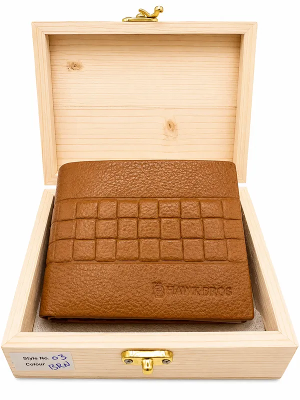 Brown_Leather_Geometric_Grid_Bi-Fold_Wallet_For_Men