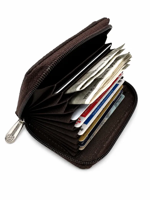 Brown_Leather_Zipper_Wallet_For_Men