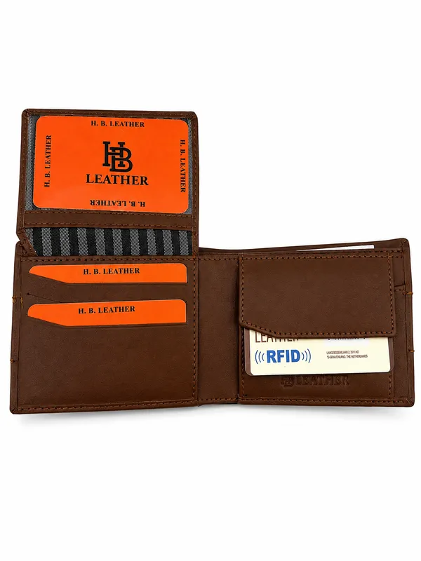 Brown_Leather_Textured_Centre_Panel_Bifold_Wallet_For_Men