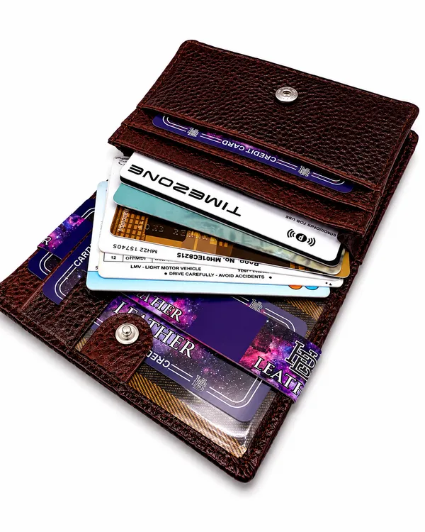 Black_Leather_Bi-Fold_Wallet_For_Men