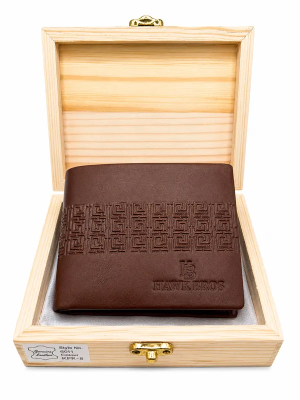 Brown_Leather_Geometric_Embossed_Bi-Fold_Wallet_For_Men