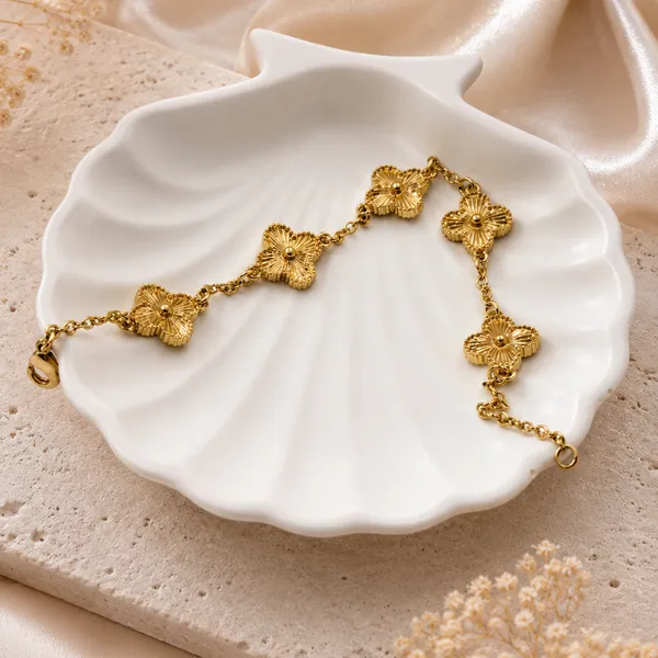 Golden_Stainless_Steel_18K_Gold_Plated_Clover_Bracelet_For_Women