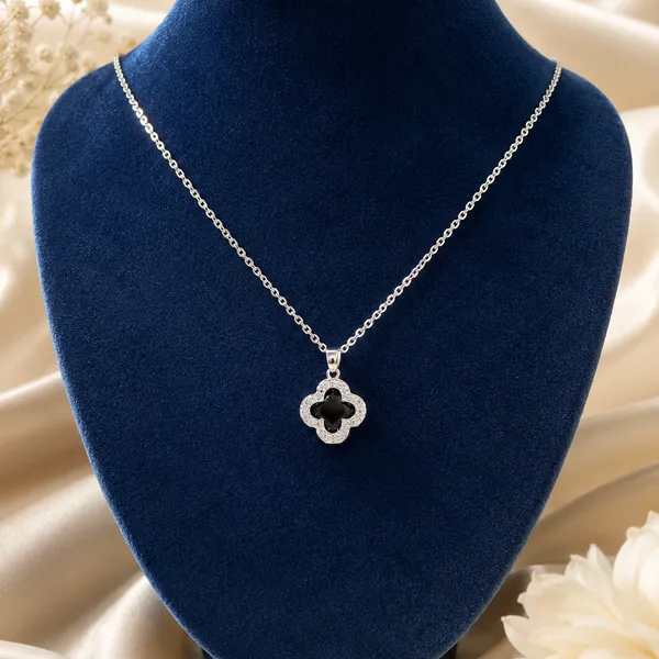 Golden_Black_Stainless_Steel_Clover_Necklace_For_Women