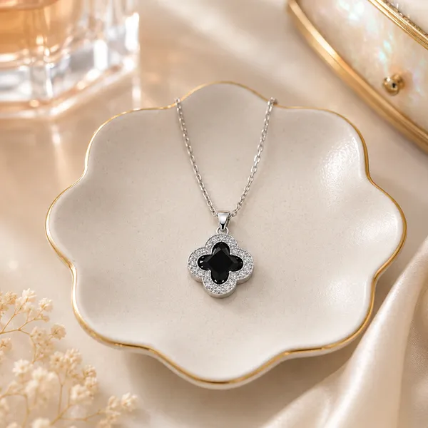 Golden_Black_Stainless_Steel_Clover_Necklace_For_Women