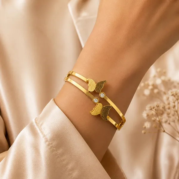 Golden_Stainless_Steel_Butterfly_Bracelet_For_Women