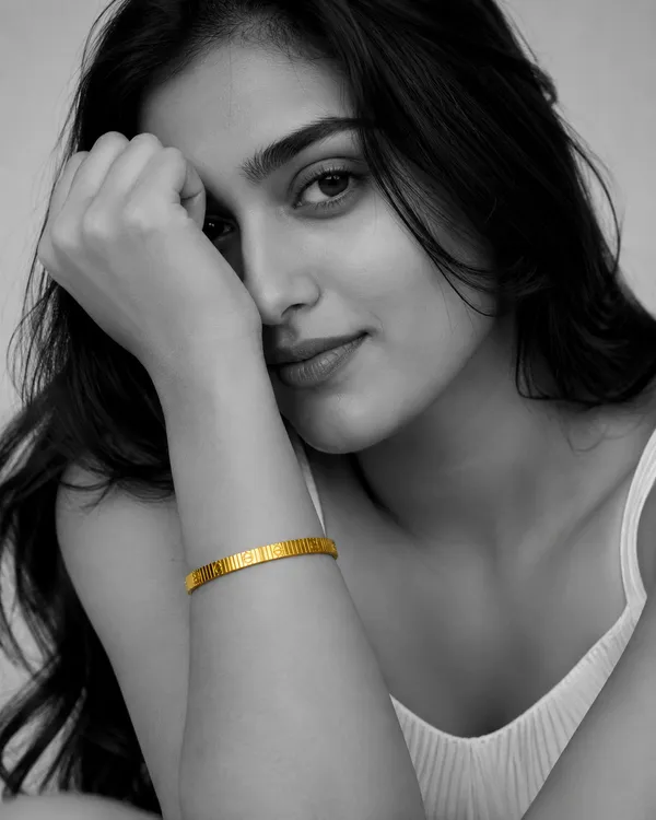 Golden_Stainless_Steel_18K_Gold_Plated_Regalia_Bracelet_For_Women