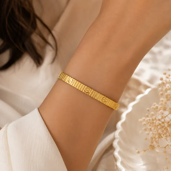 Golden_Stainless_Steel_18K_Gold_Plated_Regalia_Bracelet_For_Women