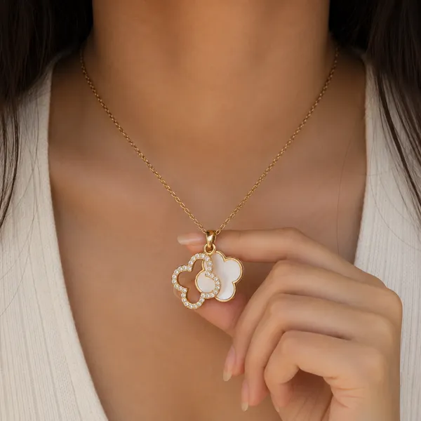 Golden_Stainless_Steel_18K_Gold_Plated_Clover_Pendant_For_Women