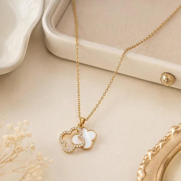 Golden_Stainless_Steel_18K_Gold_Plated_Clover_Pendant_For_Women