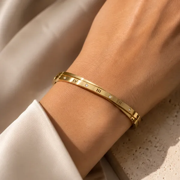Golden_Stainless_Steel_Royale_Bracelet_For_Women