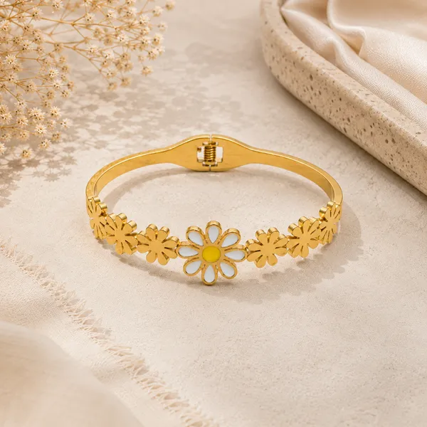 Golden_Stainless_Steel_Bloom_Bracelet_For_Women