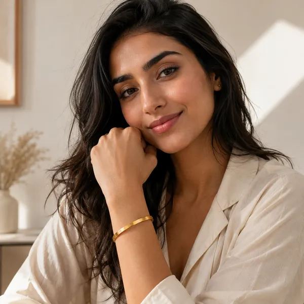 Golden_Stainless_Steel_Screw_Bangle_Bracelet_For_Women