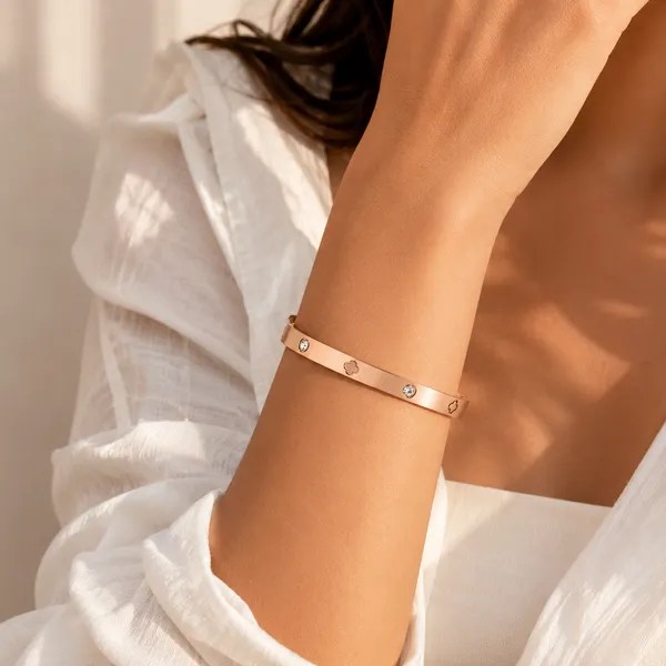 Rose_Gold_Stainless_Steel_Clover_Crystal_Bracelet_For_Women