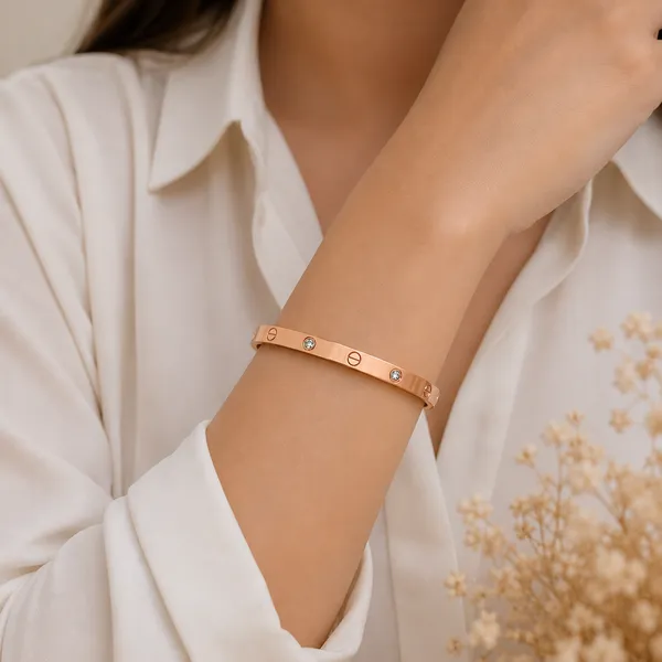 Rose_Gold_Stainless_Steel_Crystal_Screw_Bracelet_For_Women