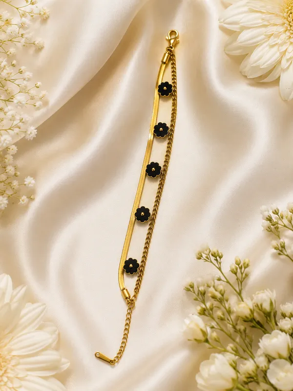 Black_Flower_Golden_Bracelet