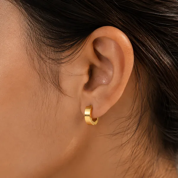 Golden_Bold_Huggie_Earrings