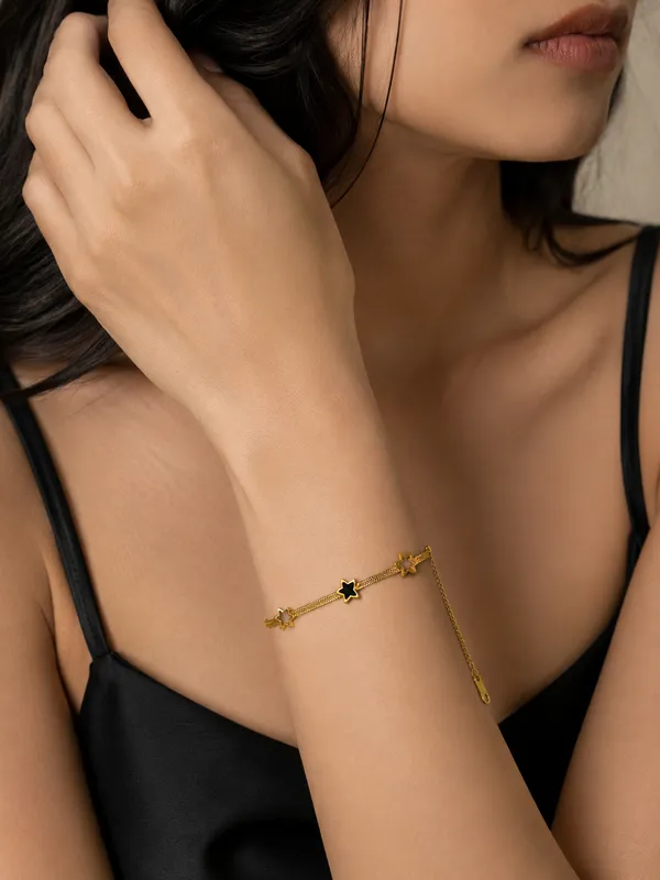 Golden_Star_Charm_Bracelet