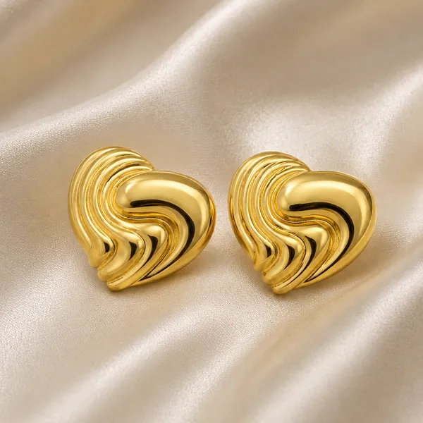 Sculpted_Heart_Gold_Earrings