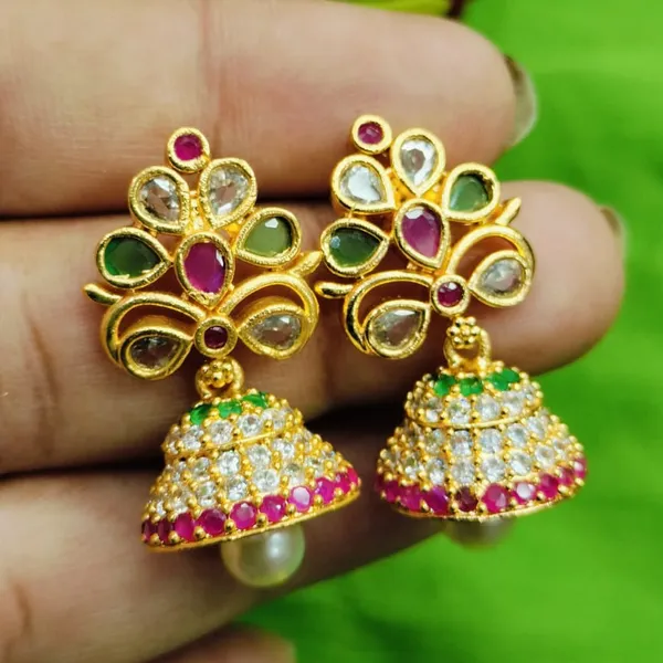 Gold_Alloy_Traditional_Jhumka_Earrings_For_Women