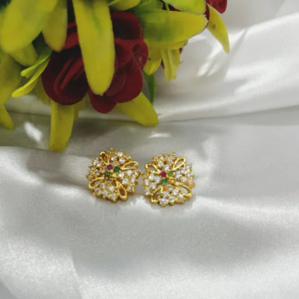 Gold_Alloy_Ethnic_Earrings_For_Women