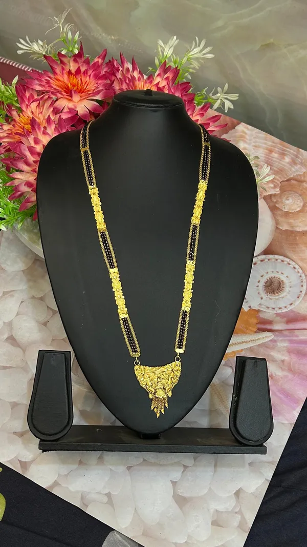 Gold_Alloy_Black_Beads_Traditional_Mangalsutra_For_Women