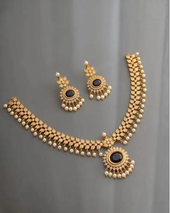 Gold_Alloy_Kundan_Black_Stone_Necklace_Set_For_Women