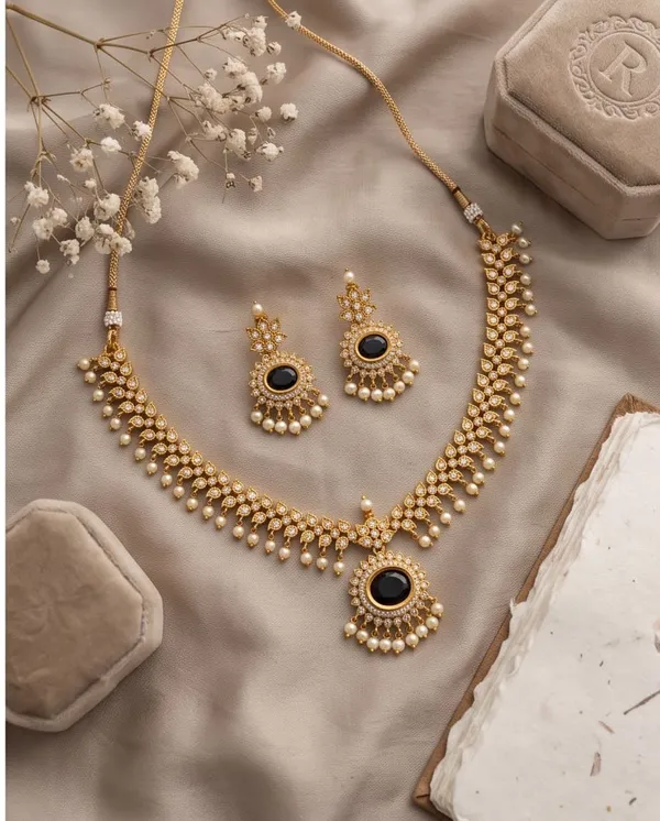 Gold_Alloy_Kundan_Black_Stone_Necklace_Set_For_Women