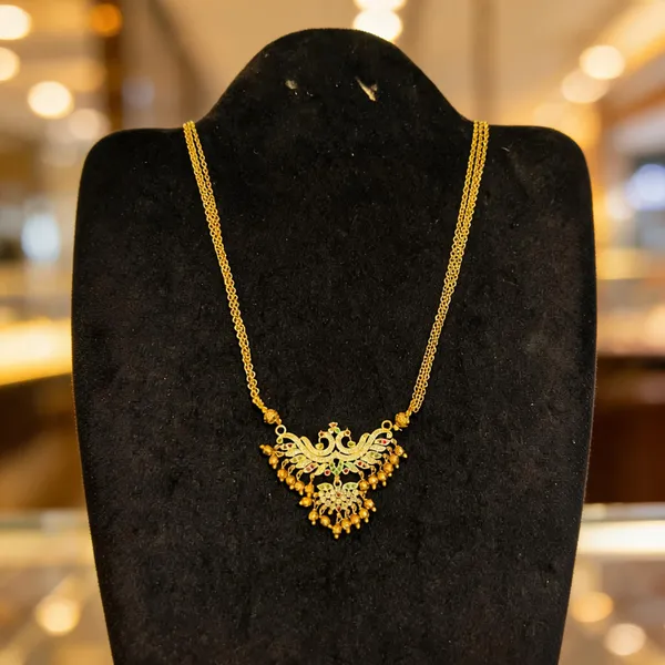 Gold_Alloy_Floral_Stone_Traditional_Pendant_Necklace_For_Women