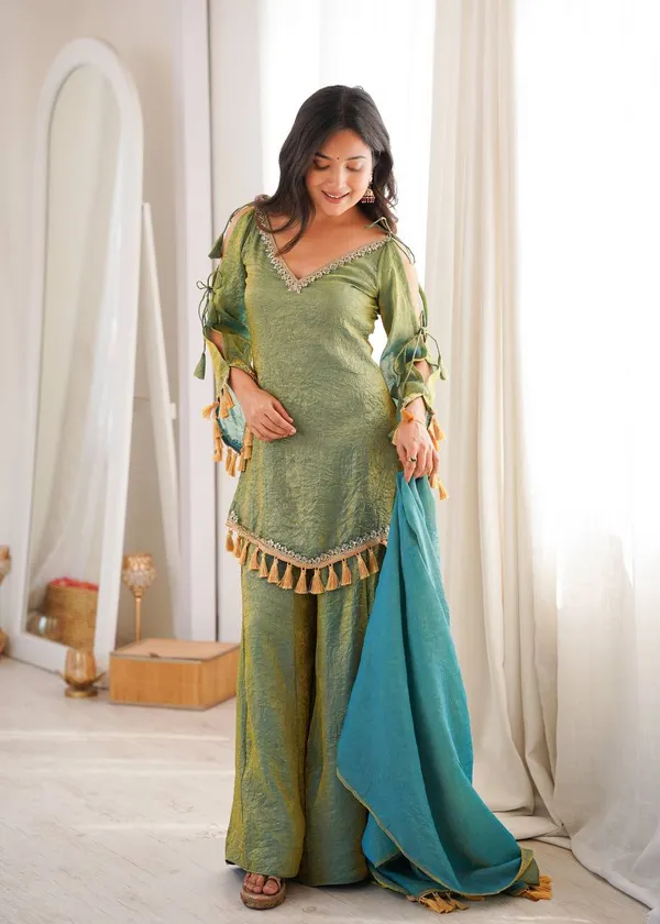 Green_Textured_Straight_Kurta_Palazzo_Set_For_Women