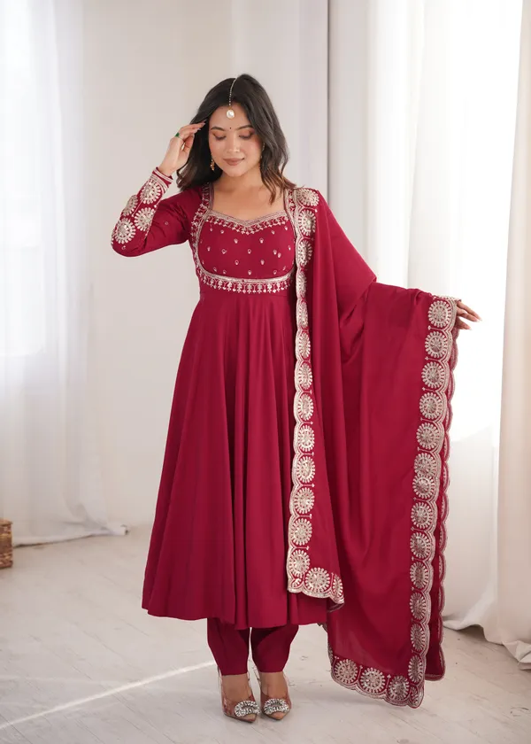 Noorjahan_Elegant_Black_Roman_Silk_Embroidered_Anarkali_Suit_Set