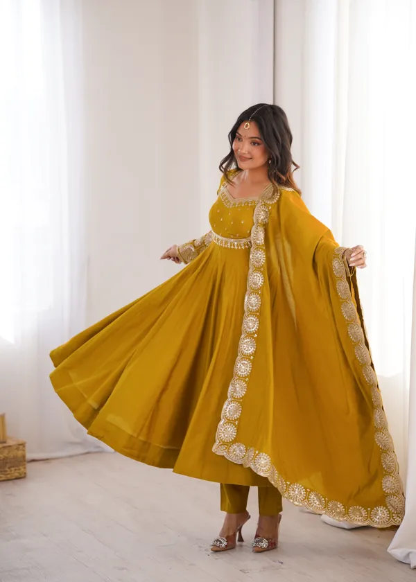 Noorjahan_Elegant_Black_Roman_Silk_Embroidered_Anarkali_Suit_Set