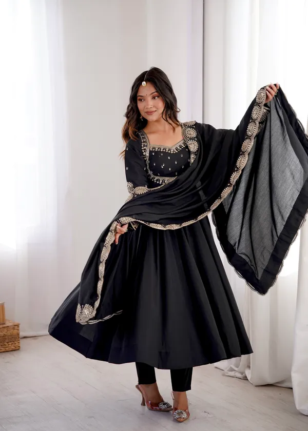 Noorjahan_Elegant_Black_Roman_Silk_Embroidered_Anarkali_Suit_Set