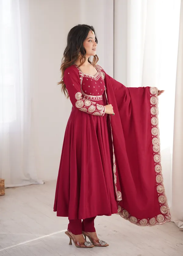 Noorjahan_Elegant_Black_Roman_Silk_Embroidered_Anarkali_Suit_Set