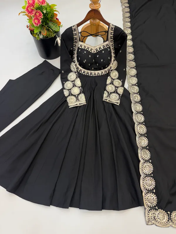 Noorjahan_Elegant_Black_Roman_Silk_Embroidered_Anarkali_Suit_Set