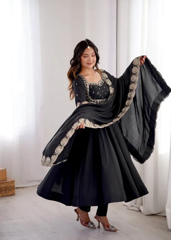 Noorjahan_Elegant_Black_Roman_Silk_Embroidered_Anarkali_Suit_Set