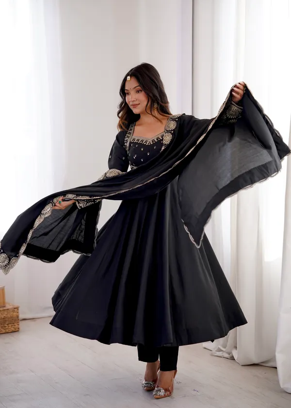 Noorjahan_Elegant_Black_Roman_Silk_Embroidered_Anarkali_Suit_Set