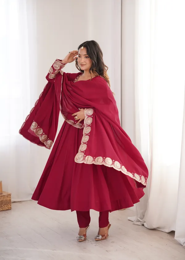 Noorjahan_Elegant_Black_Roman_Silk_Embroidered_Anarkali_Suit_Set
