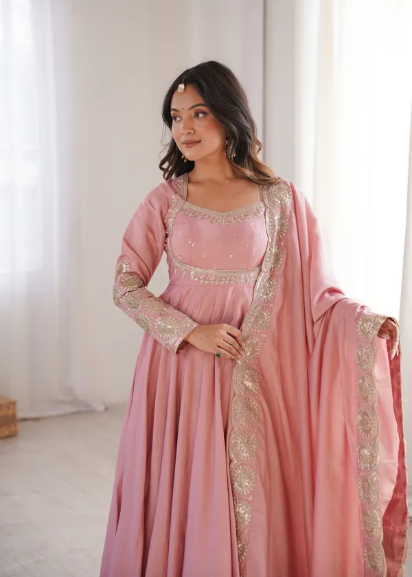 Noorjahan_Elegant_Black_Roman_Silk_Embroidered_Anarkali_Suit_Set