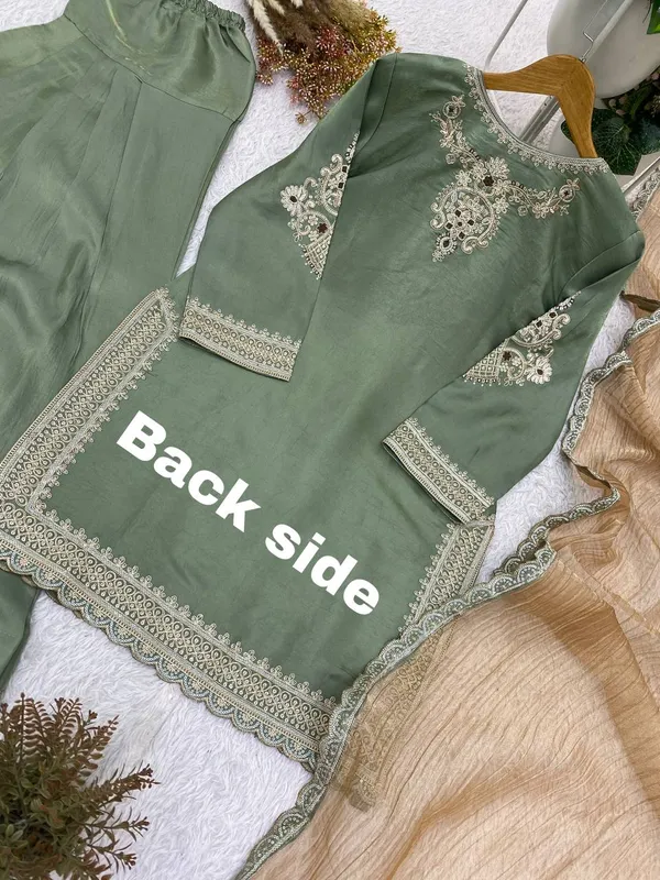 Green_Embroidered_Kurta_Set_for_Women
