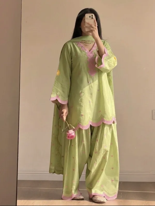 Green_Embroidered_Kurta_Set_With_Dupatta_for_Women