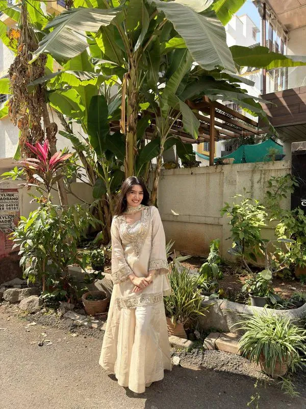 Cream_Embroidered_Ethnic_Suit_Set_For_Women