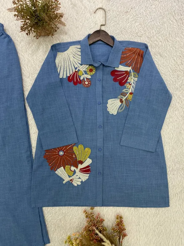 Blue_Textured_Embroidered_Kurta_Set_for_Women