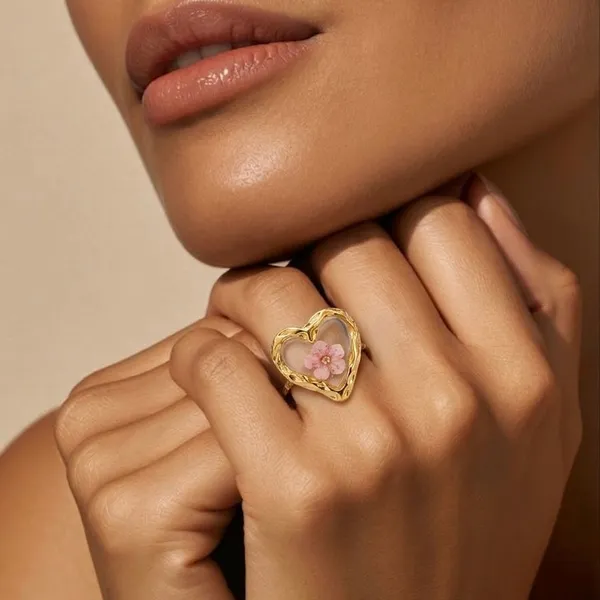 Eternal_Petal_Heart_Ring