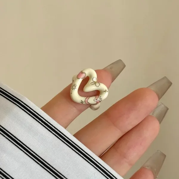 Gilded_Meadow_Heart_Ring