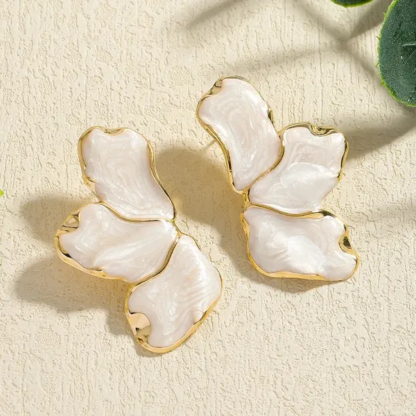 Rich_Petal_Earring